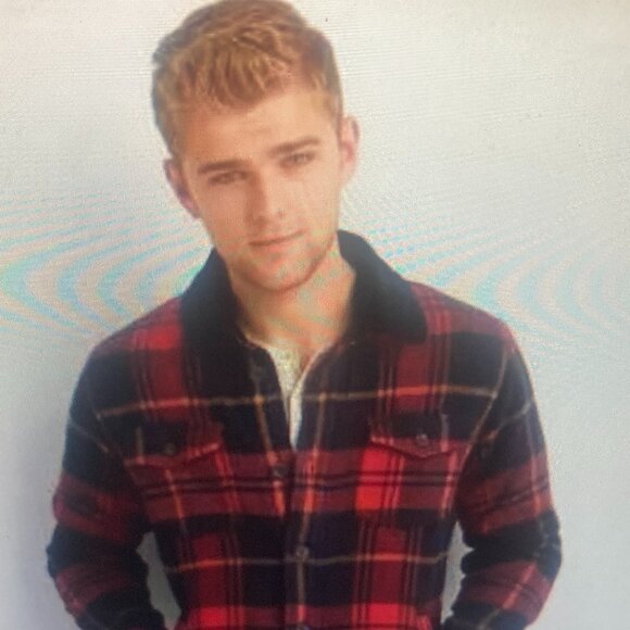 American Eagle Outfitters AEO AE Red Plaid Flannel Jacket Men's Small - Picture 1 of 3